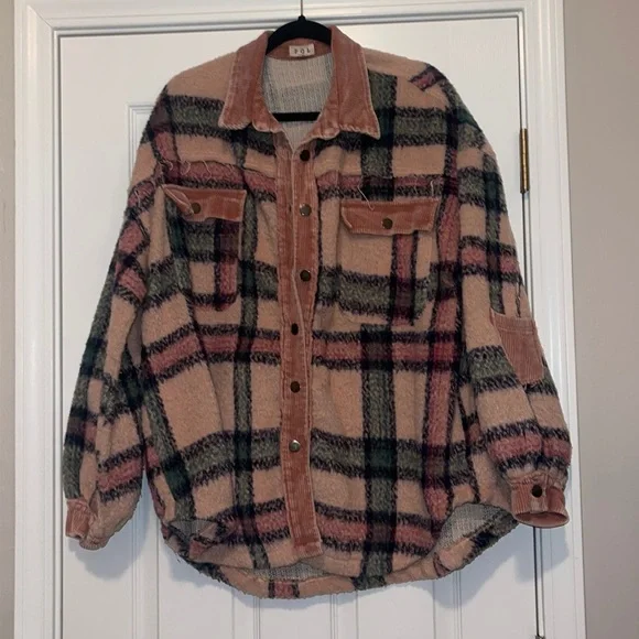The perfect flannel jacket for Fall! - Picture 5 of 6